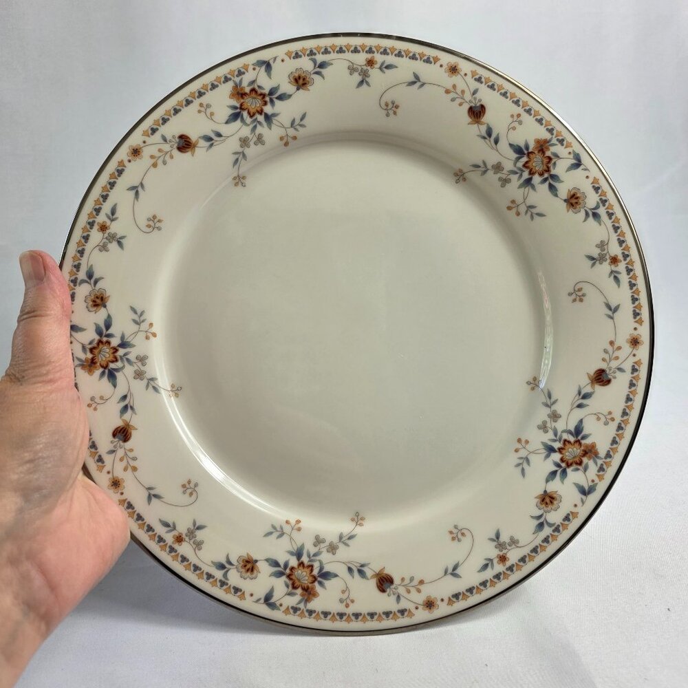 Noritake Adagio Dinner Plate Ivory with Floral Spray on Rim